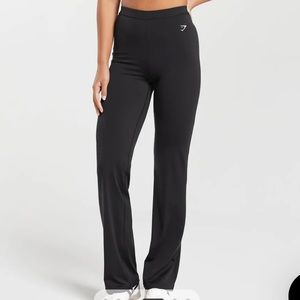NWT EVERYDAY REGULAR FLARED LEGGINGS in Black